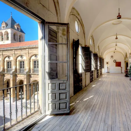 Hotel Real Colegiata San Isidoro 3*