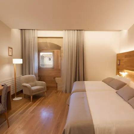 레알 콜레히아타 산 이시도로 3* 레온