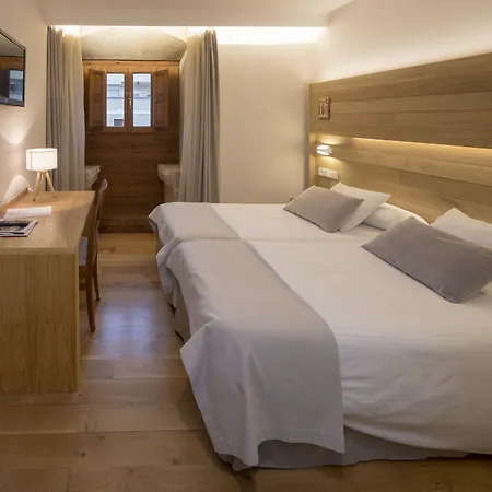 Hotel Real Colegiata San Isidoro 3*