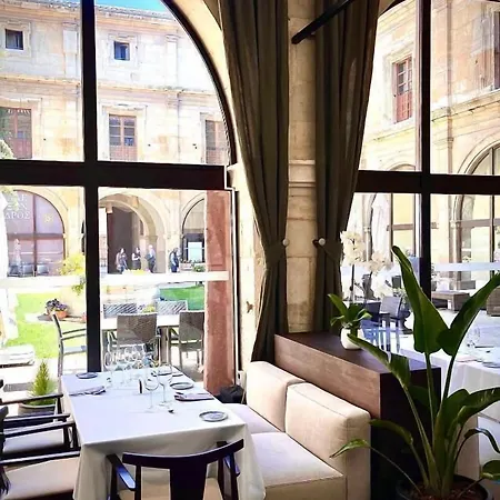 Real Colegiata San Isidoro Hotel León