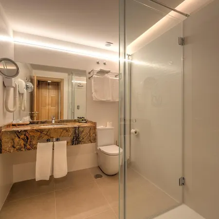 Real Colegiata San Isidoro Hotel 3*