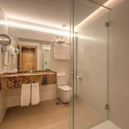 Real Colegiata San Isidoro Hotel 3*