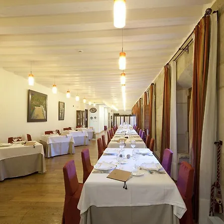 Real Colegiata San Isidoro Hotel 3*