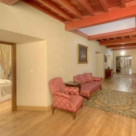 Hotel Real Colegiata San Isidoro 3*