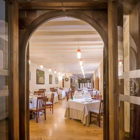 Hotel Real Colegiata San Isidoro