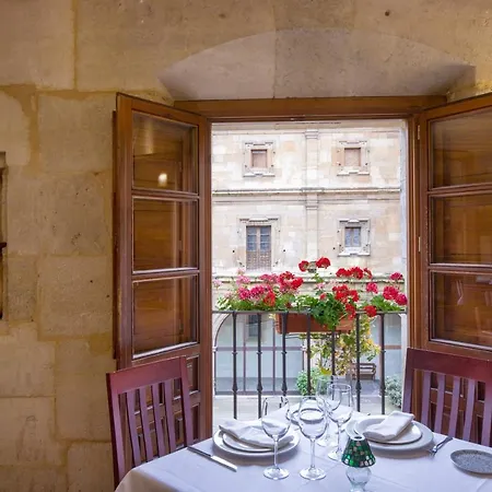 Hotel Real Colegiata San Isidoro 3*