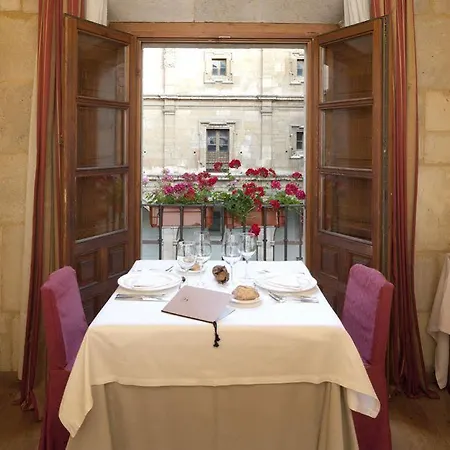 Hotel Real Colegiata San Isidoro 3*