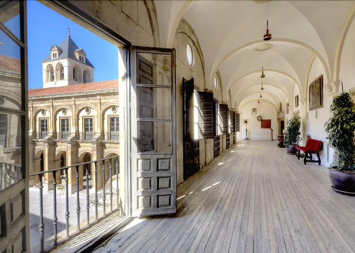 Real Colegiata San Isidoro Hotel