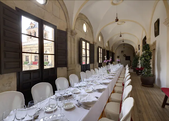 Hotel Real Colegiata San Isidoro 3*