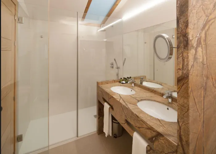 Real Colegiata San Isidoro Hotel