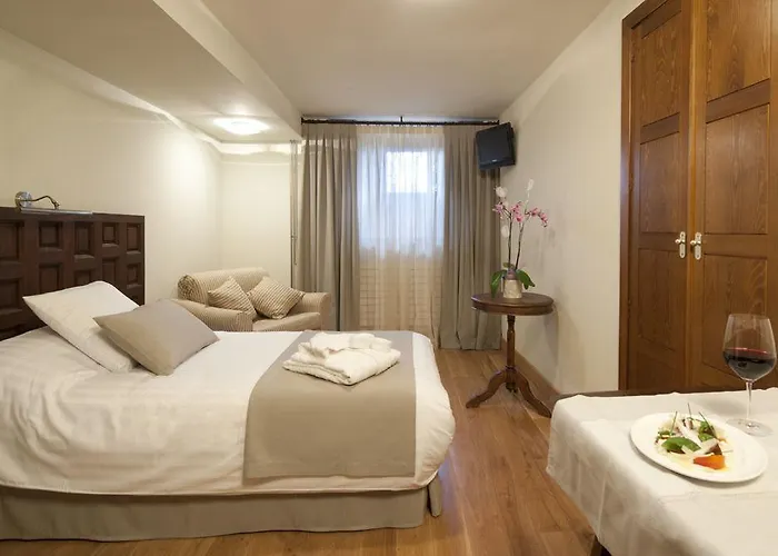 Hotel Real Colegiata San Isidoro 3*